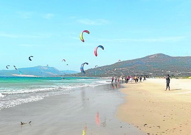 Tarifa ist ein Paradies für Windsurfer.