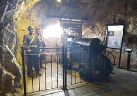 In beiden Tunnelsystemen gibt es museumsartig nachgestellte Szenen.