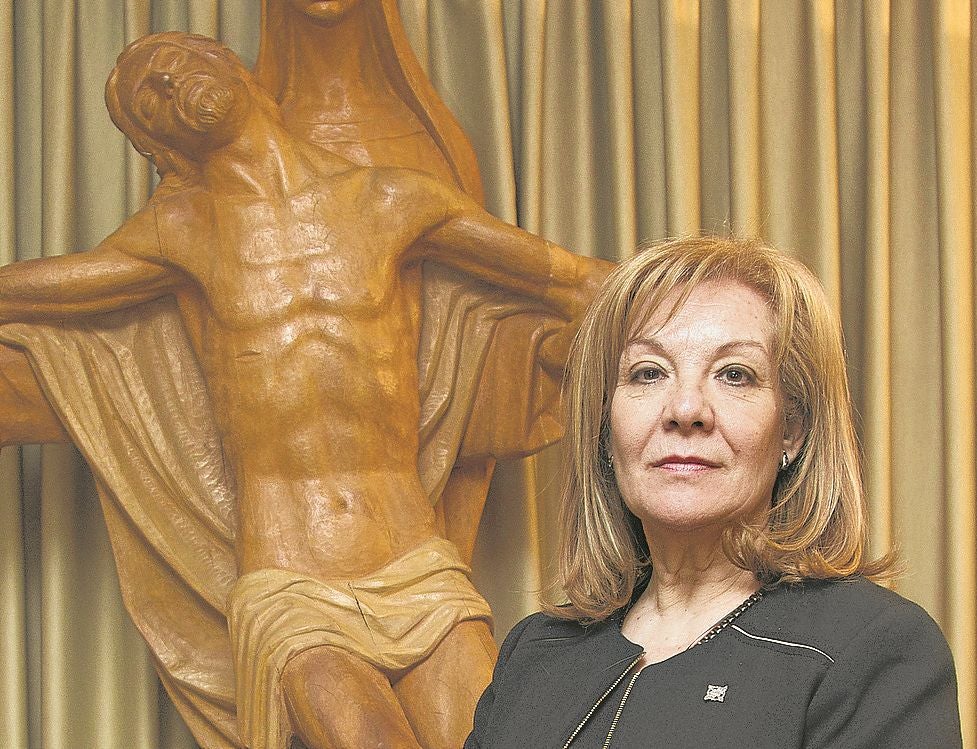 Isabel García Präsidentin der Bruderschaft Las Angustias, die Einzige in Zamora.