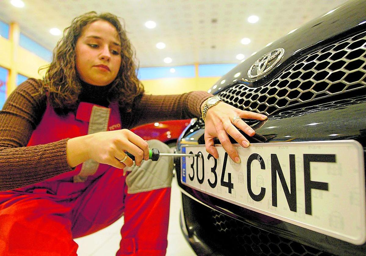 Ein Auto aus Deutschland einführen: Die Hürden der Fahrzeuganmeldung in Spanien