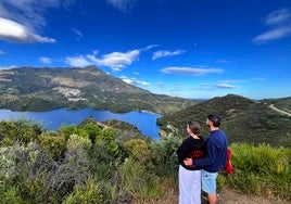 Das Foto wurde am Donnerstagnachmittag am Stausee von La Concepción aufgenommen, der, wie man sehen kann, voll ist.