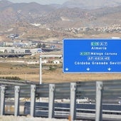 Straßenschilder für die künftige Nordzufahrt zum Flughafen von der Hiperronda aus.