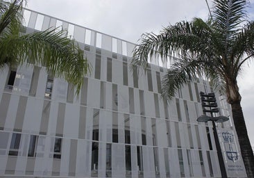 Fassade des Rathauses von Alhaurín de la Torre.