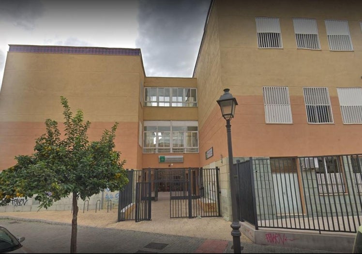 Ein Bild der Fassade des Conservatorio Superior de Danza Ángel Pericet.
