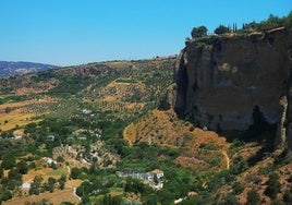 'La Hoya del Tajo' und 'El Asa de la Caldera' prägen den ersten Abschnitt dieser Etappe.