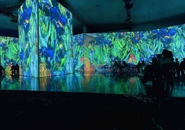 Die Gemälde werden als 360 Grad-Projektionen präsentiert.