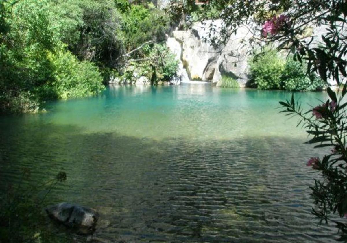 Imagen principal - Cueva del Gato in der Sierra de Grazalema: Tipps für das kühlste Bad des Sommers