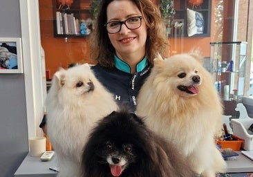 Claudia Poppenhäger mit ihren drei Hunden.