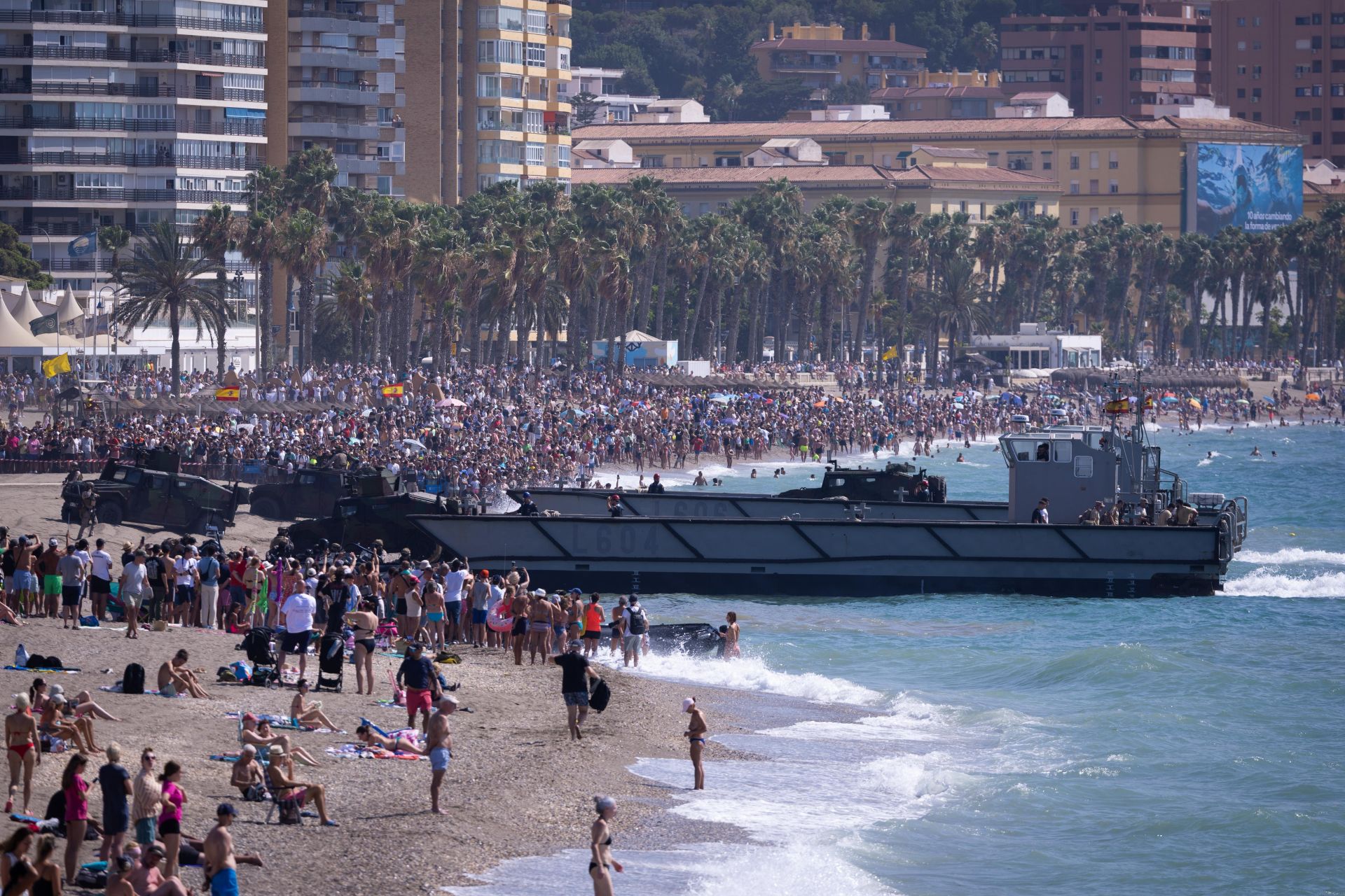 Die Militärschau am Strand von Málaga in Fotos