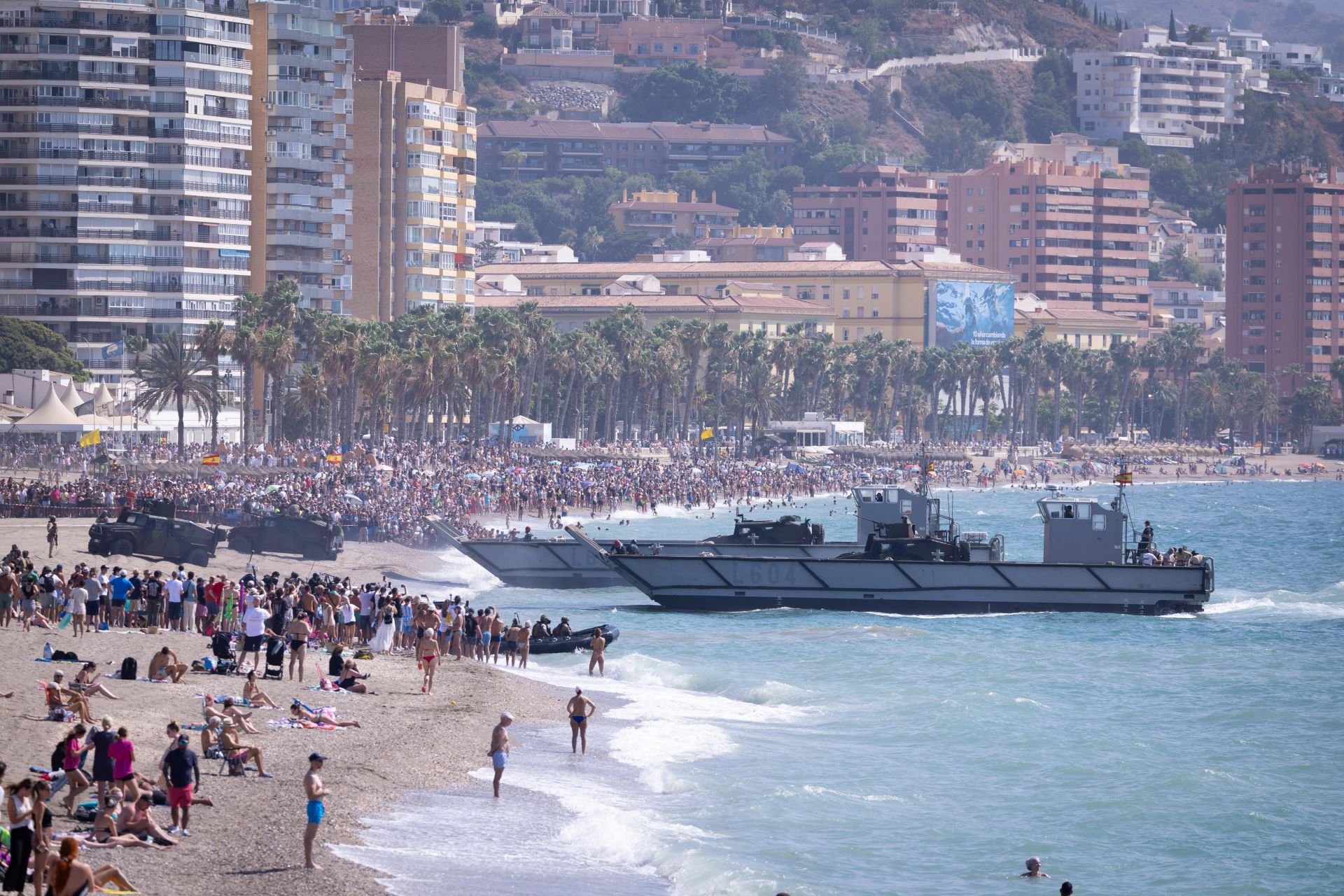 Die Militärschau am Strand von Málaga in Fotos