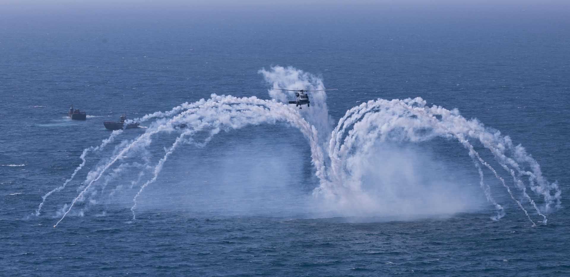 Die Militärschau am Strand von Málaga in Fotos