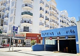 Einfahrt zum La Viña-Parkhaus in Estepona.