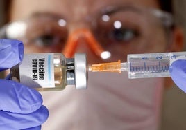 Die Impfstoffwirksamkeit soll laut WHO auch bei der neuen Corona-Variante Stratus erhalten bleiben.