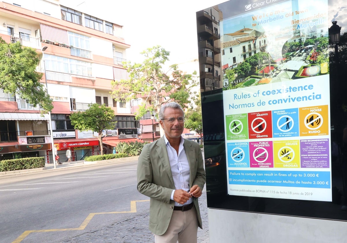 Stadtrat José Eduardo Díaz erläuterte die Sensibilisierungskampagne.
