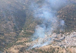 Blick auf das Gebiet, in dem das Feuer ausgebrochen ist.