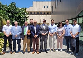 Mitglieder des Deutschen Wirtschaftsforums Andalusien mit dem deutschen Konsul Franko Stritt