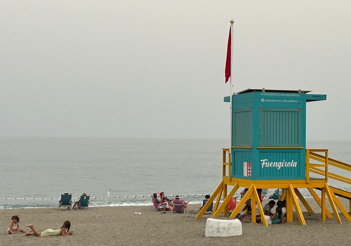 Die rote Flagge wurde in einem Bereich von 300 Metern auf beiden Seiten der Mündung des Flusses Fuengirola gehisst.