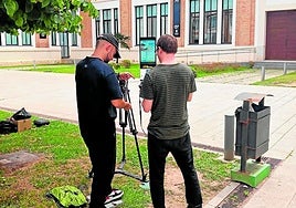 Aufnahmen vor dem Gebäude der alten Tabakfabrik in Málaga.