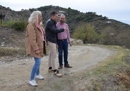 Rathaus-Delegation vor Ort.