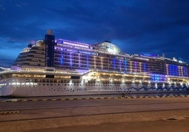 Die Aida Perla im Hafen von El Musel.