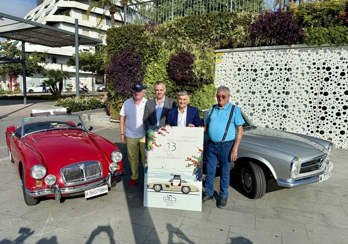 Javier García,Bezirksbürgermeister von San Pedro, José Luis Arredondo, Präsident des Clubs für historische Fahrzeuge der Costa del Sol, und Pepe Romero vom Organisationskomitee stellten die Veranstaltung vor.