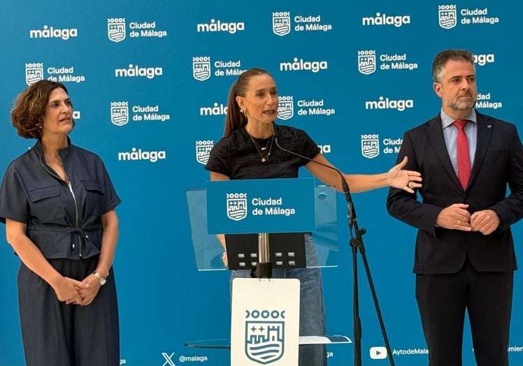 Die Stadträte Trinidad Hernández, Elisa Pérez de Siles und Carlos Conde.
