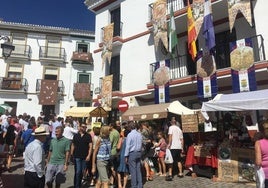 Der Día de la Almendra zieht zahlreiche Besucher an.