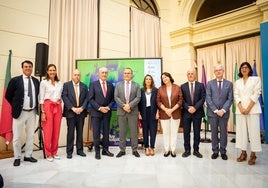 Konsul Franko Stritt mit Bürgermeister De la Torre, DWA-Präsident Fernando Frühbeck, Unterstützern und Mitarbeitern der Stadt.