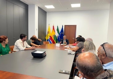 Der Bürgermeister von Rincón de la Victoria traf am Mittwochnachmittag mit Vertretern der Urbanisationen Calaflores und Nueva Cala zusammen.