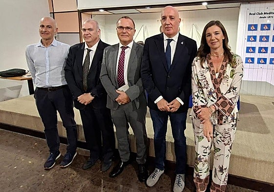 Konsul Franko Stritt mit Javier Noriega, (2.v.r.), Ana Pérez-Bryan, DWA-Präsident Fernando Frühbeck und Antonio Guerrero (l.), Vize-Präsident des Real Club Mediterráneo.