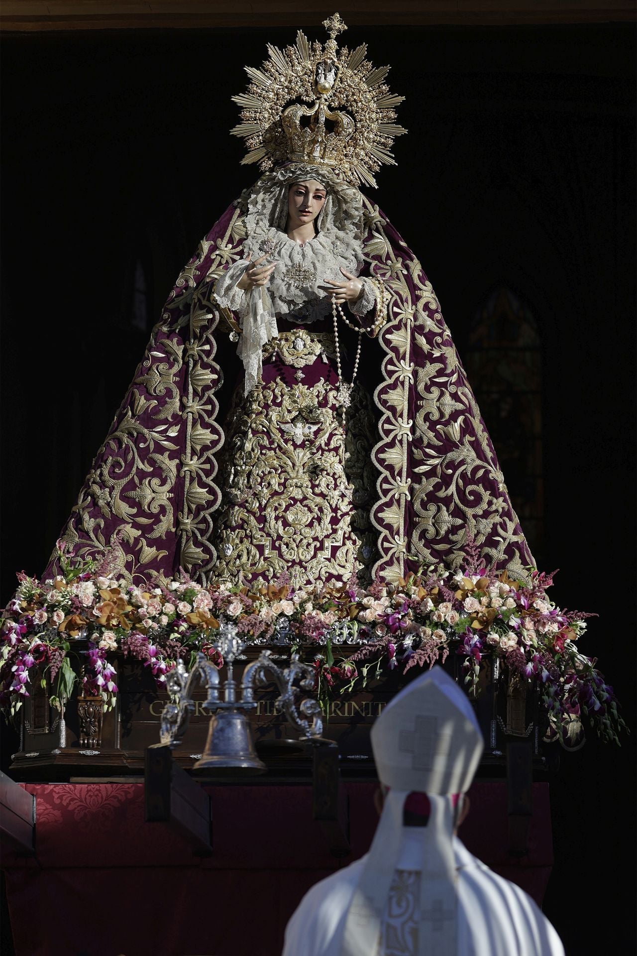 Detalles de la misa y su posterior traslado.