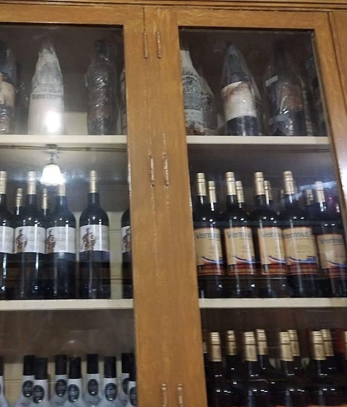 Imagen secundaria 2 - Wo der Wein die Zeit konserviert: die Antigua Casa de Guardia in Málaga