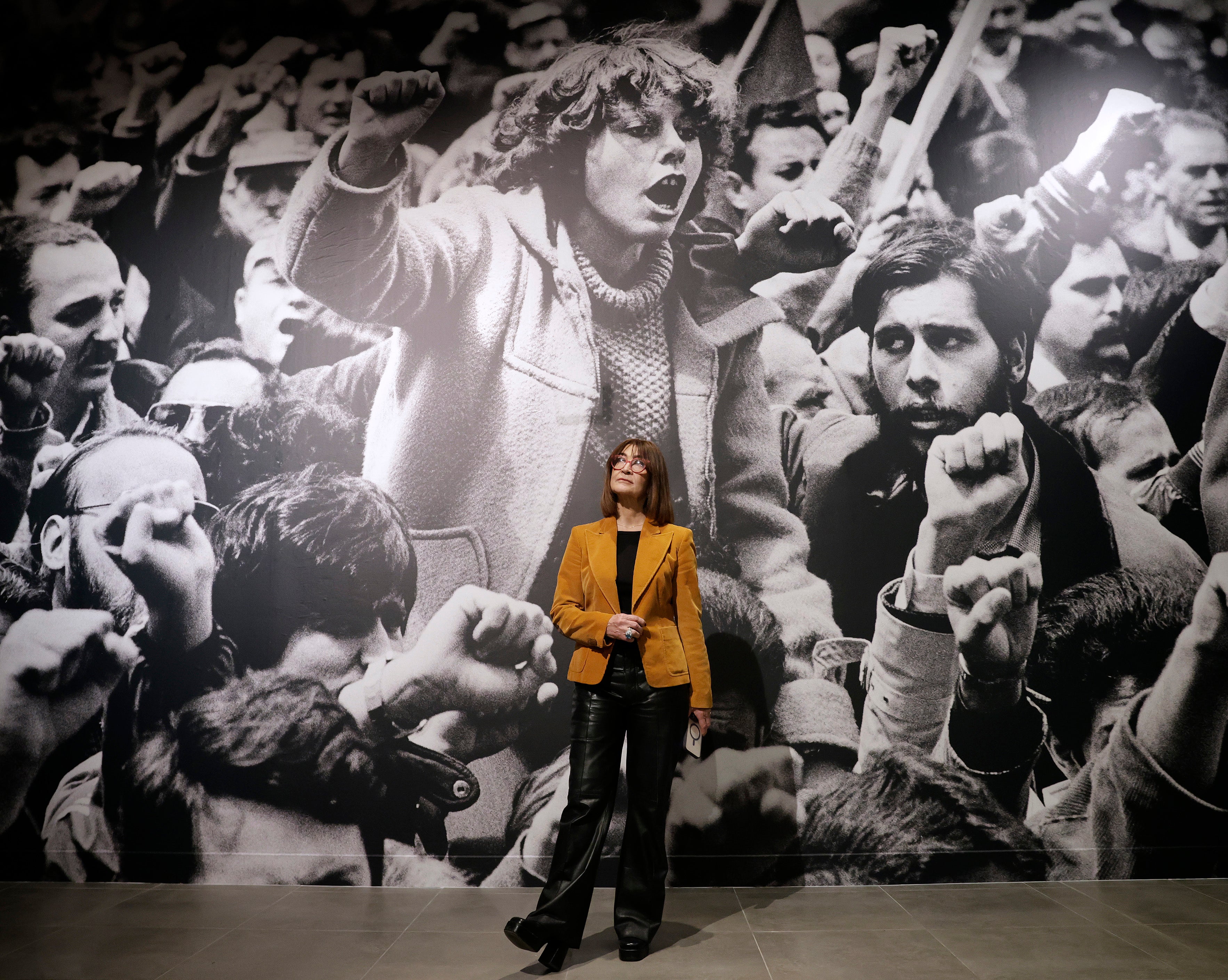 Fotoreporterin Marisa Flórez weiht neue Räumlichkeiten ein