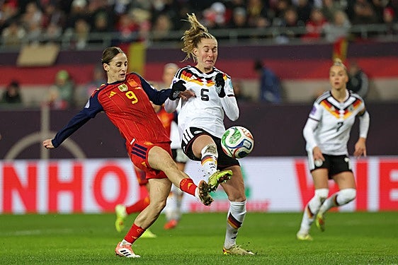 Esther González hatte die beste Chance für Spanien mit einem Schuss an den Pfosten..