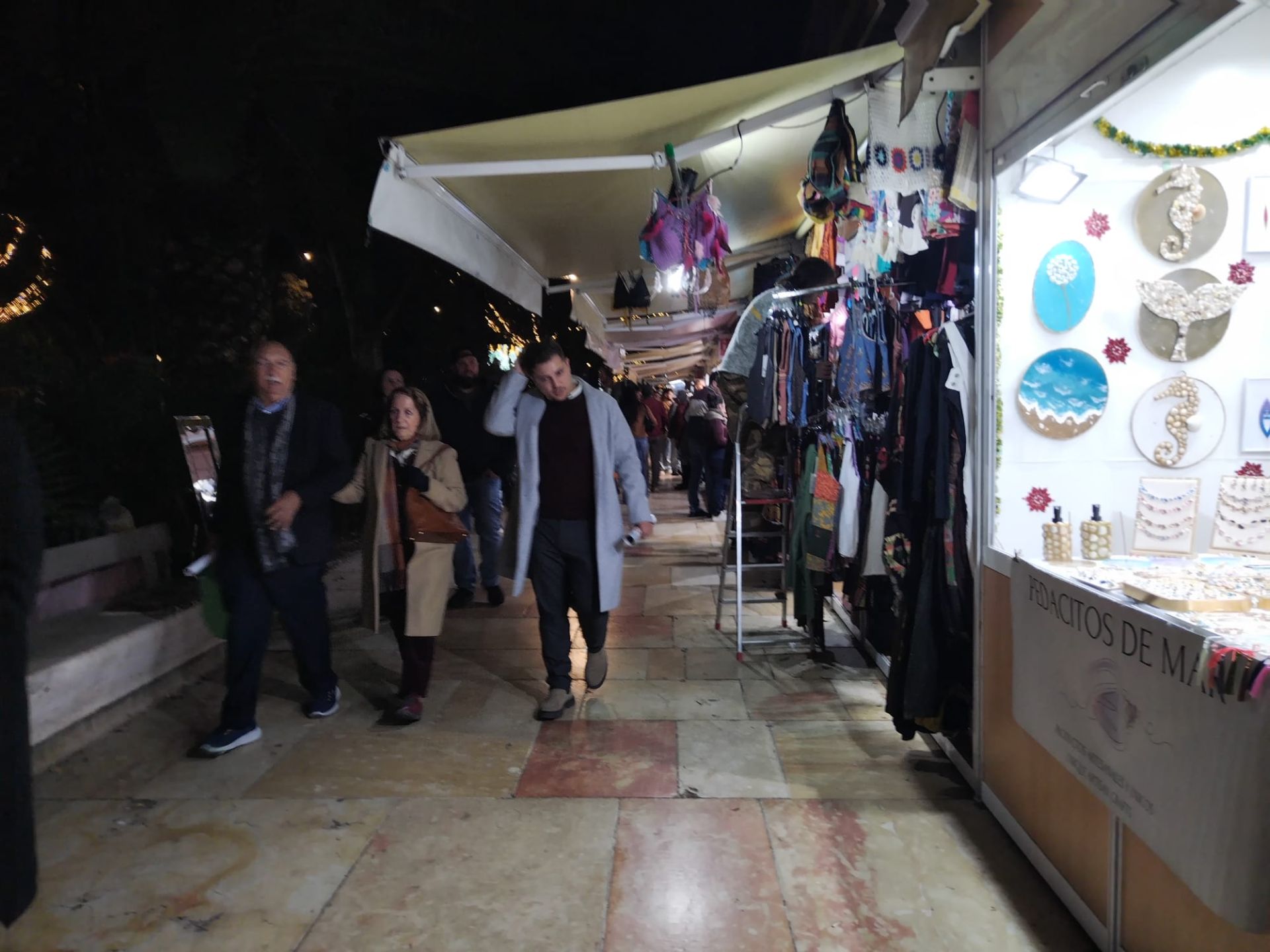 Weihnachtsmarkt am Paseo del Parque in Málaga wieder geöffnet