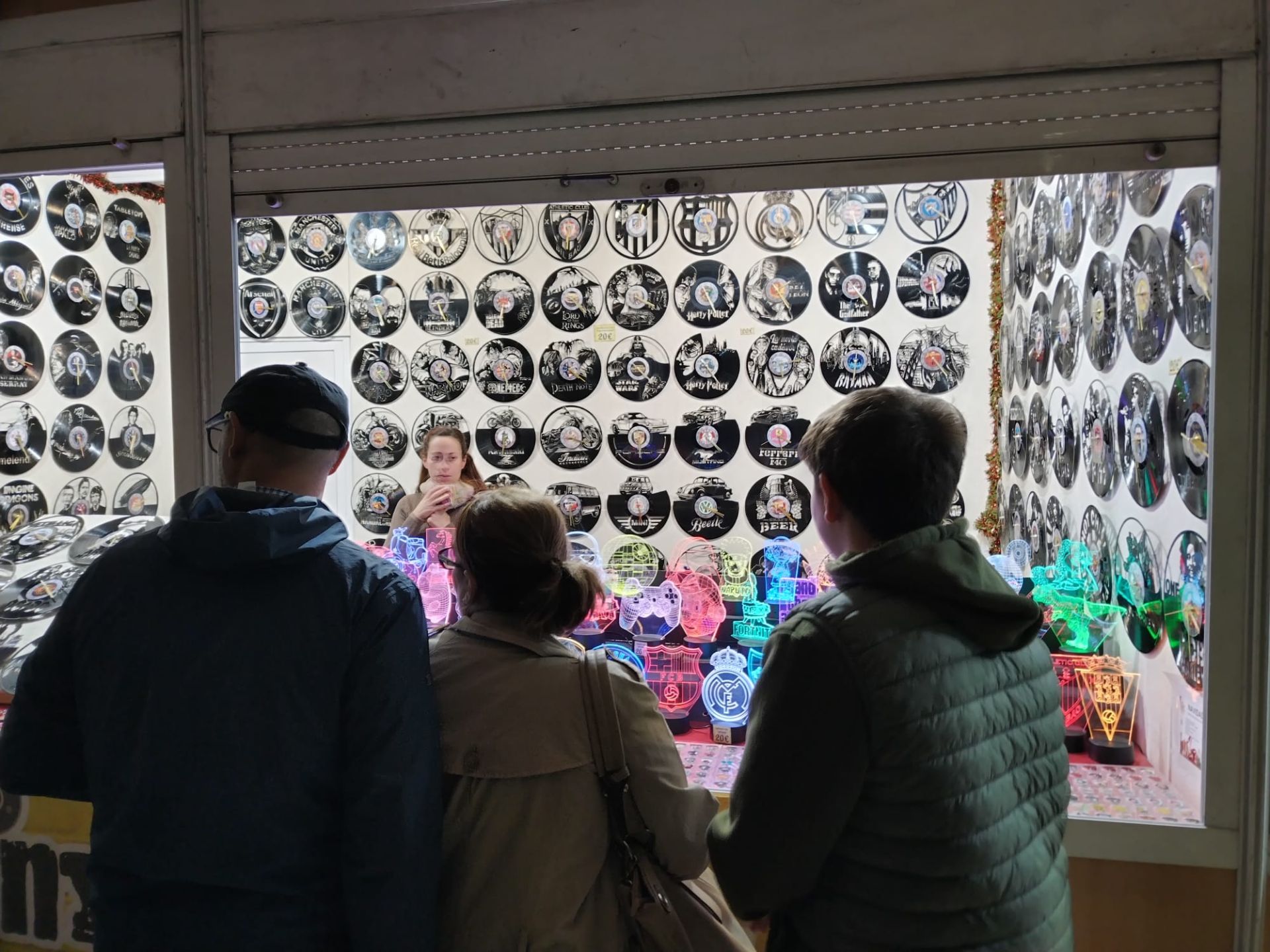 Weihnachtsmarkt am Paseo del Parque in Málaga wieder geöffnet