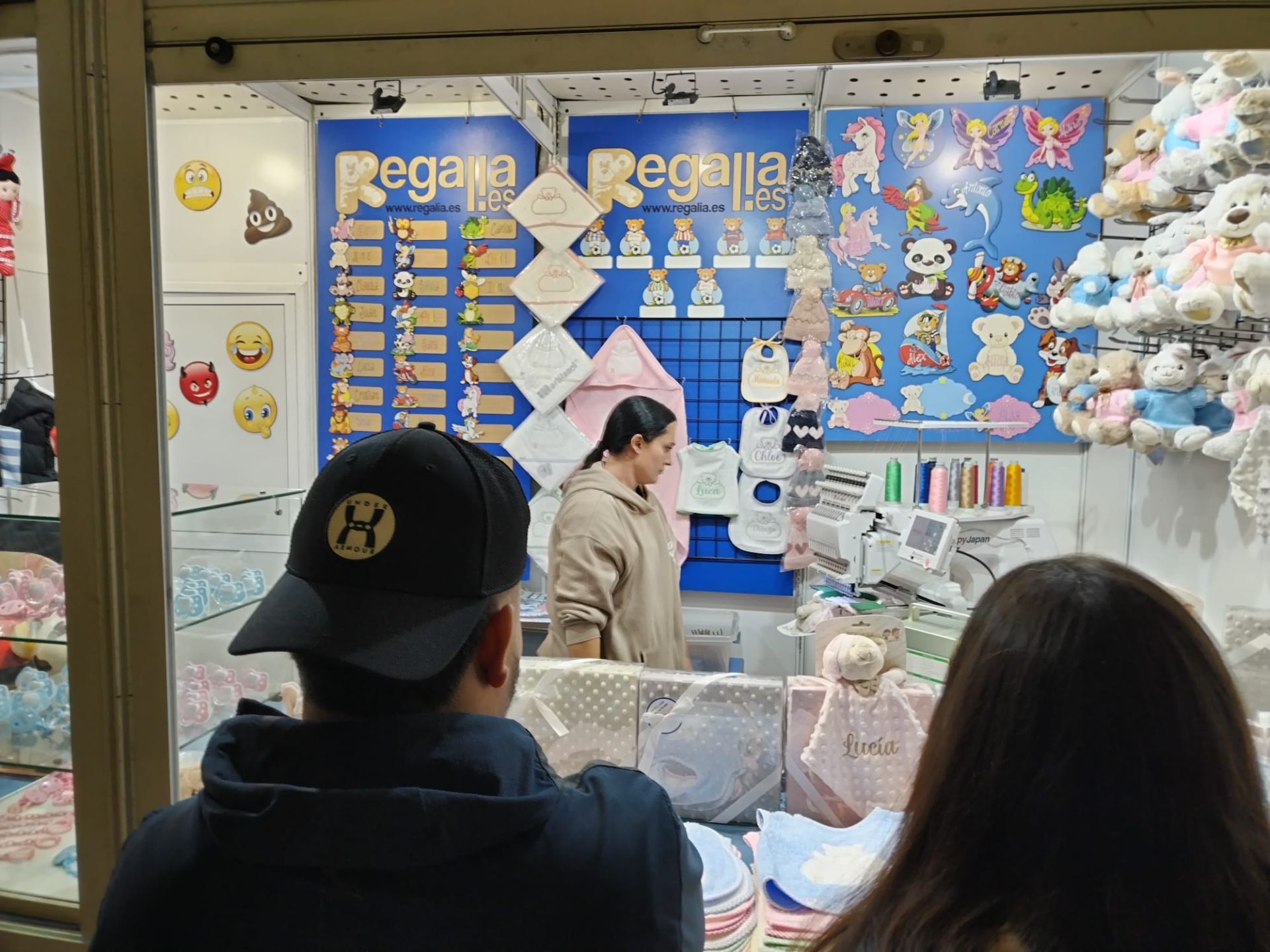 Weihnachtsmarkt am Paseo del Parque in Málaga wieder geöffnet