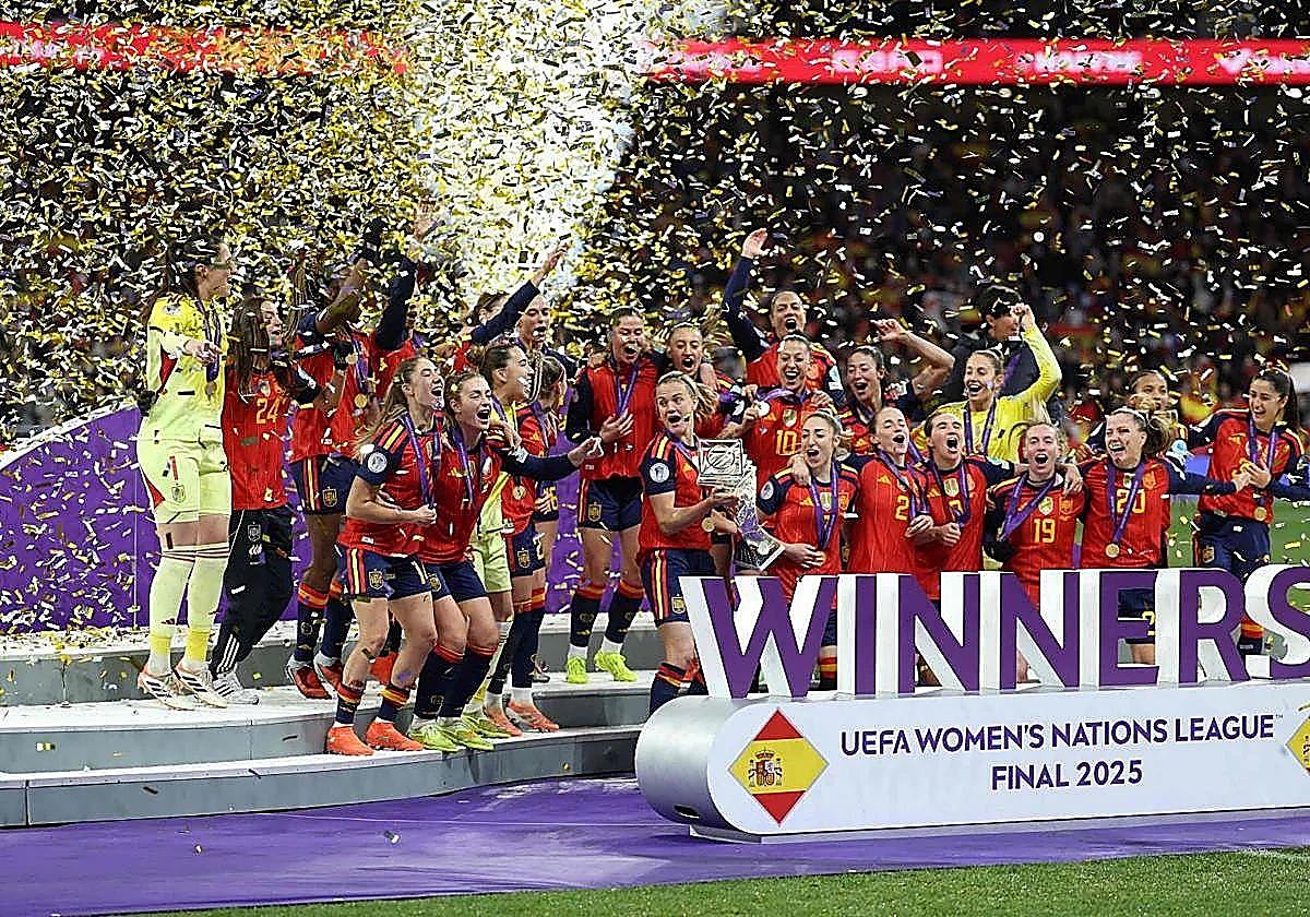 Das spanische Team nach seinem Sieg.