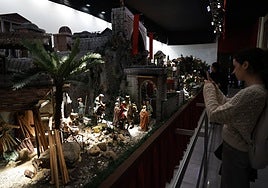 Die Krippe wurde am Freitag im Rathaus eingeweiht.