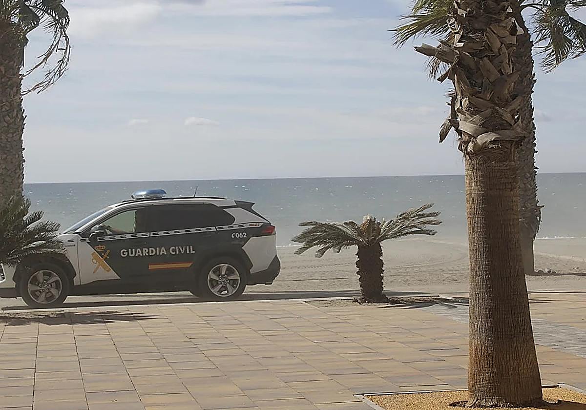 Patrouille der Guardia Civil in Rincón de la Victoria.