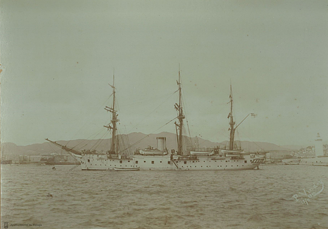 Das Segelschulschiff in Málaga, fotografiert von P. Vindry.