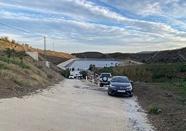 Bild des Beckens für aufbereitetes Wasser in La Crujía in Vélez-Málaga.