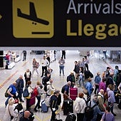 Blick in die Ankunftshalle des Flughafens Málaga.