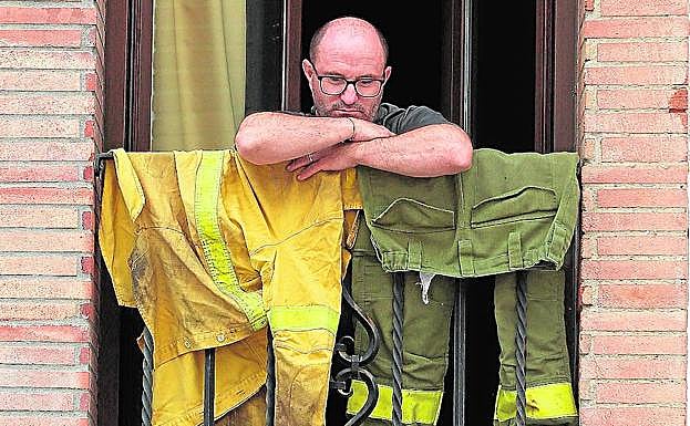 Forest firefighter: 'We know that we are risking our lives'