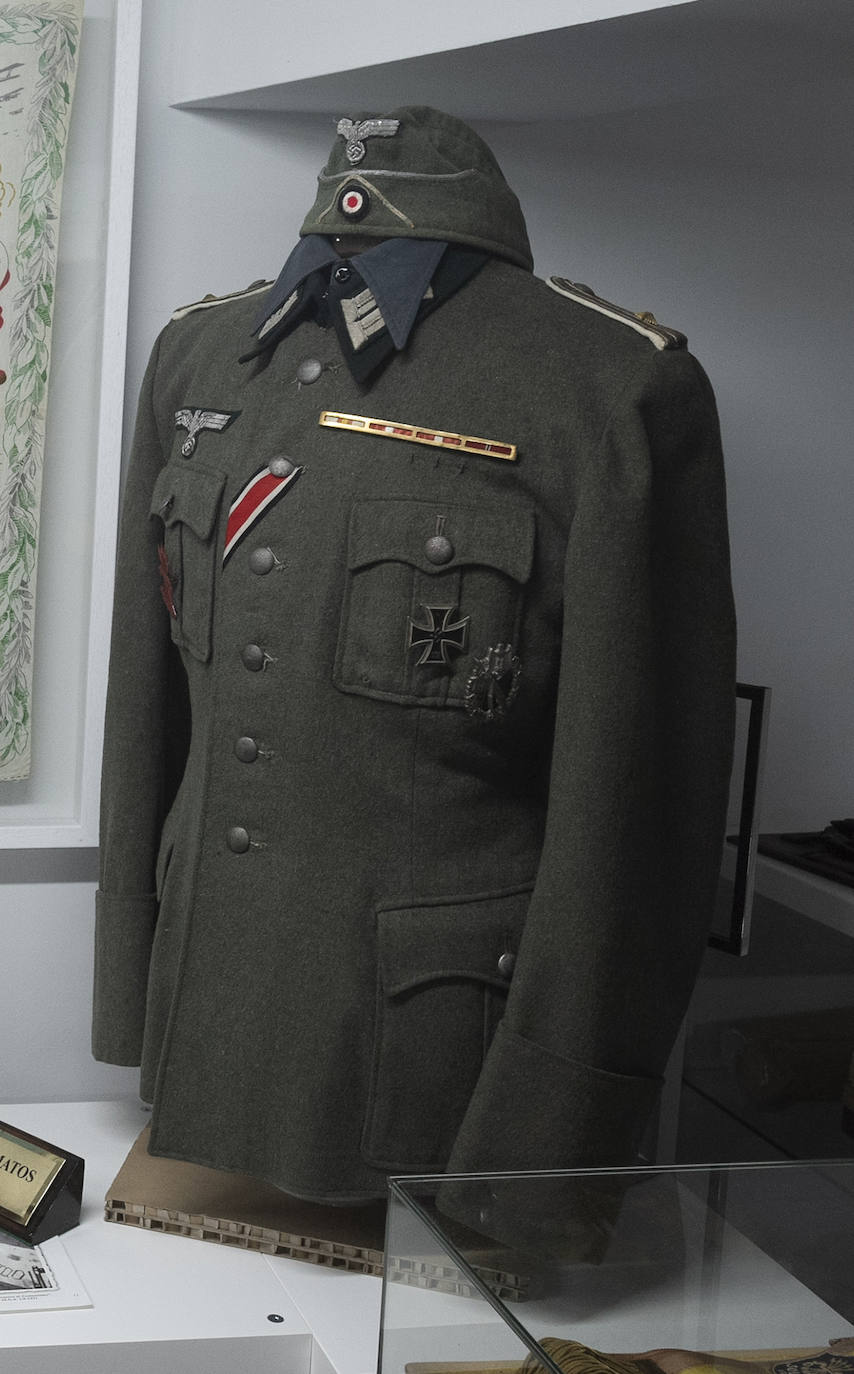 In a building in Plaza San Francisco in Malaga is one of the most important military uniforms collection in Spain 
