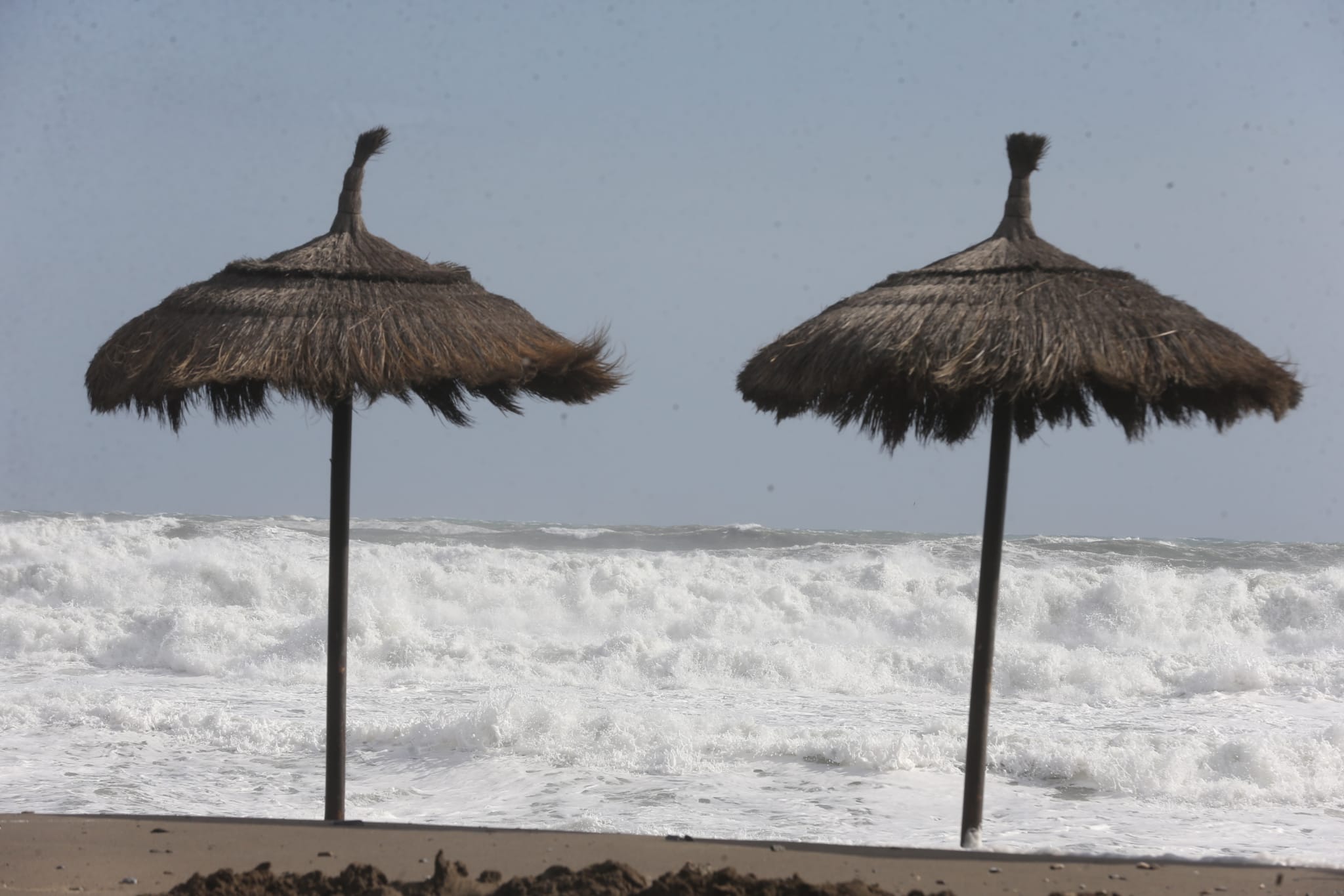 Two people were injured in Malaga province and a beach bar in Fuengirola was flattened. 