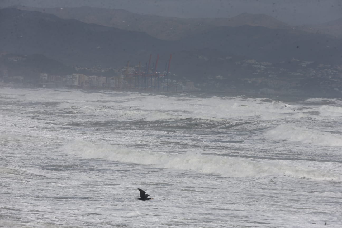 Two people were injured in Malaga province and a beach bar in Fuengirola was flattened. 