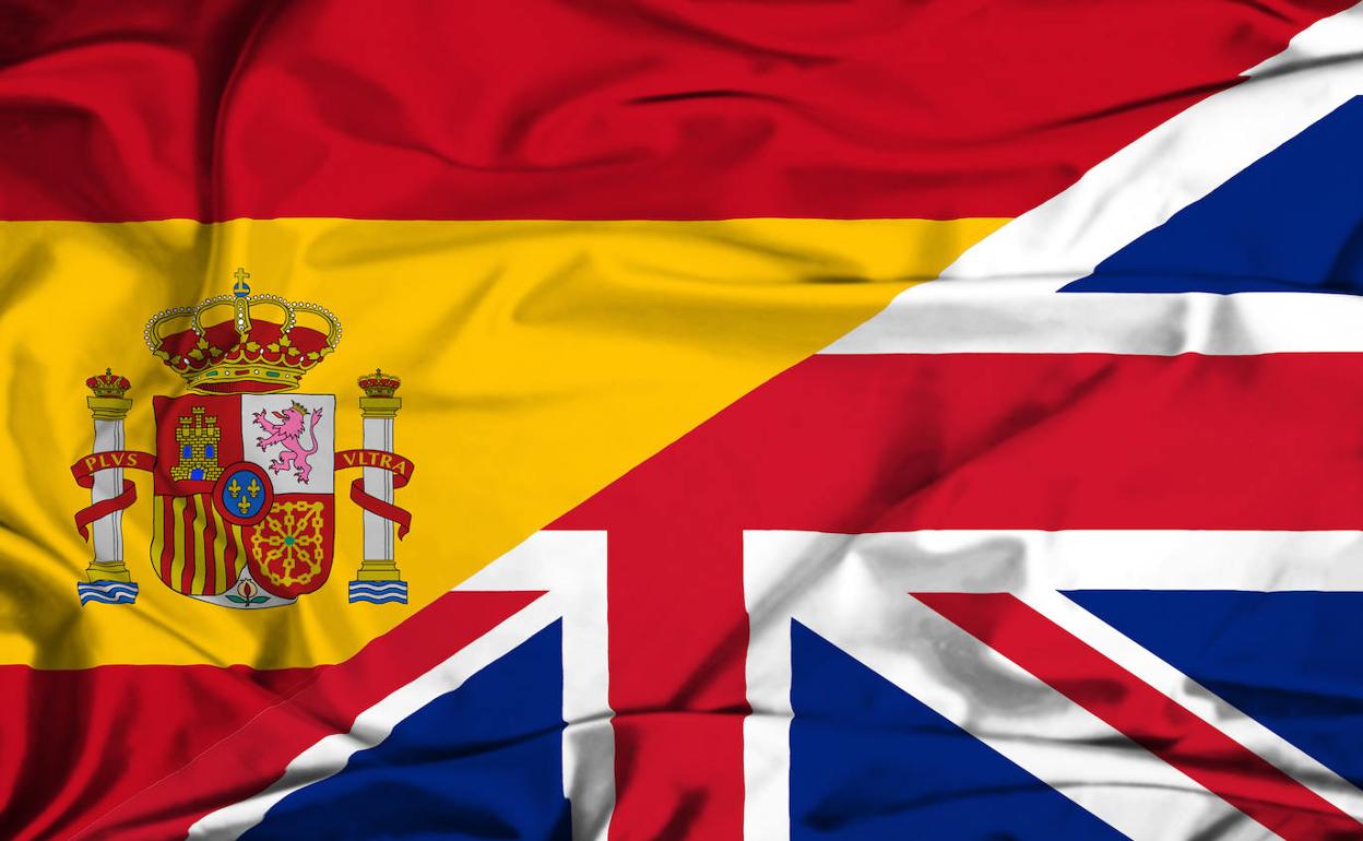 Spanish and UK flags 