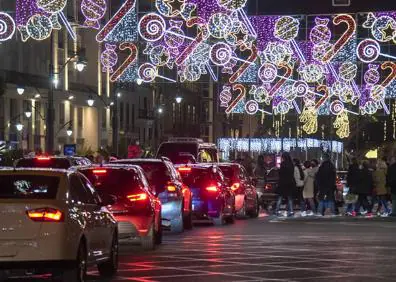 Imagen secundaria 1 - Christmas crowds gridlock Malaga city centre 