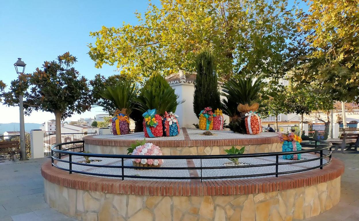 Christmas decorations made from plastic bottles can be found dotted around Canillas de Aceituno 